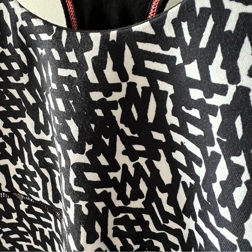 EB Lululemon Crossback Tank Top Black White Print Net Pop Mesh Back - Picture 13 of 16